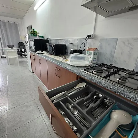 Casa Independente, Confortável E Muito Agradável *