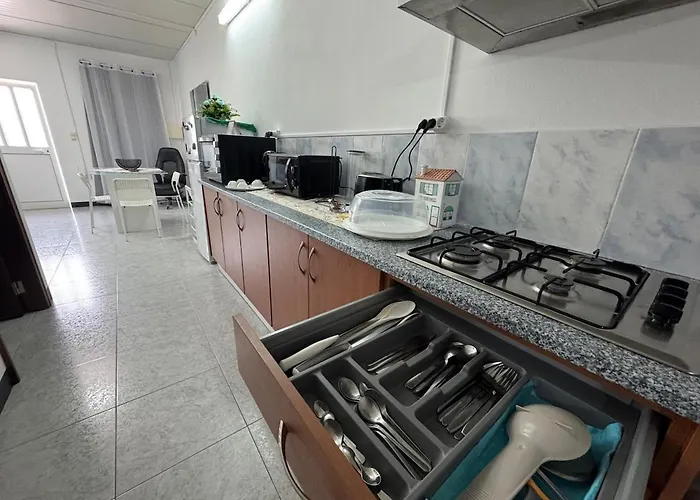 Casa Independente, Confortavel E Muito Agradavel *